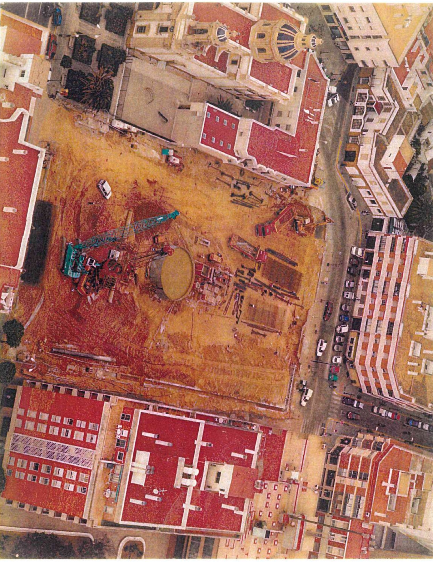 Vista aérea de la excavación y construcción del aparcamiento Plaza de San José en Cádiz